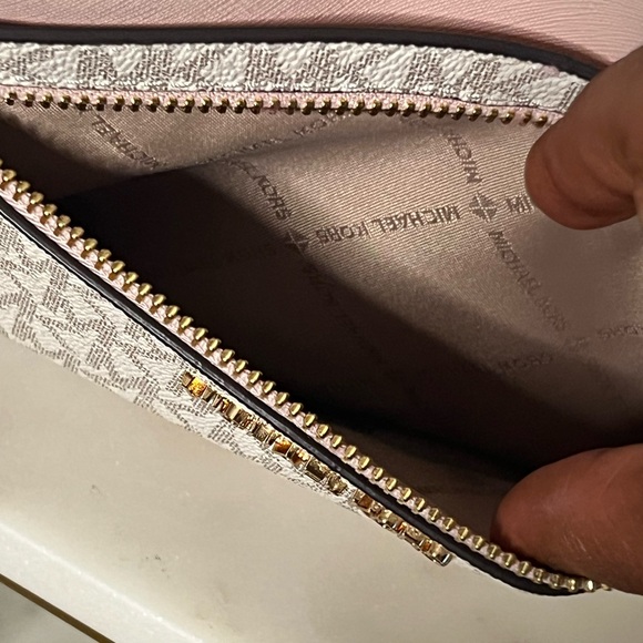 NWOT✨ Michael Kors Jet Set Large Logo Crossbody - Picture 7 of 11